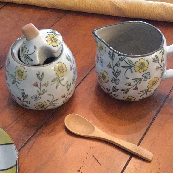 Creative Co-op Cream & Sugar Set w/ Service Plate - Picture 2 of 4